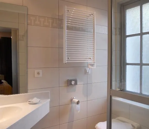 Logis L'Ermitage, Bistrot Des Saveurs Hotel 3*