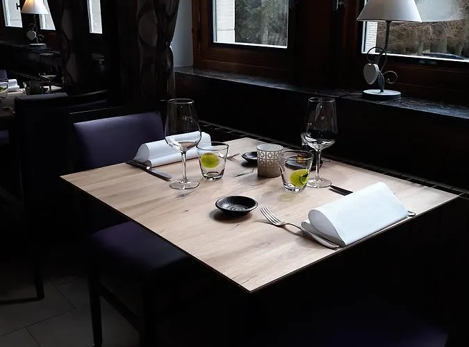 Logis L'Ermitage, Bistrot Des Saveurs 3* Houffalize