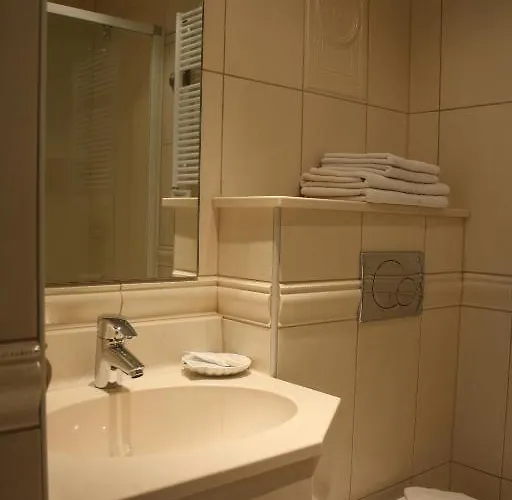 Logis L'Ermitage, Bistrot Des Saveurs Hotel Houffalize